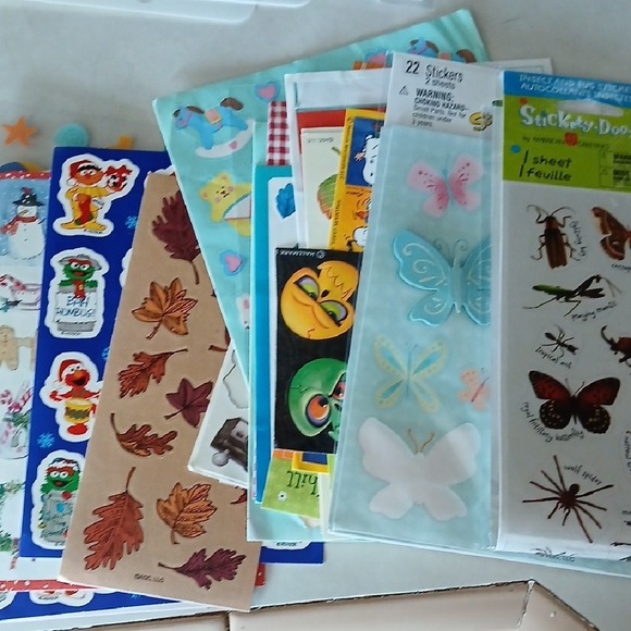 Assorted Stencils And Decorative Sticker Set for Crafts Scrapbooking - Picture 6 of 10